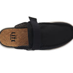 (black)