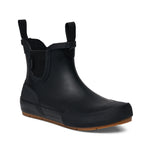 (black)