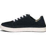 (black)