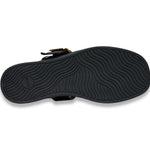 (black)