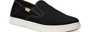 (black)