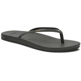 (black)