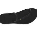 (black)