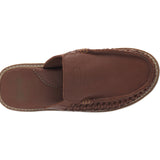 (brown)