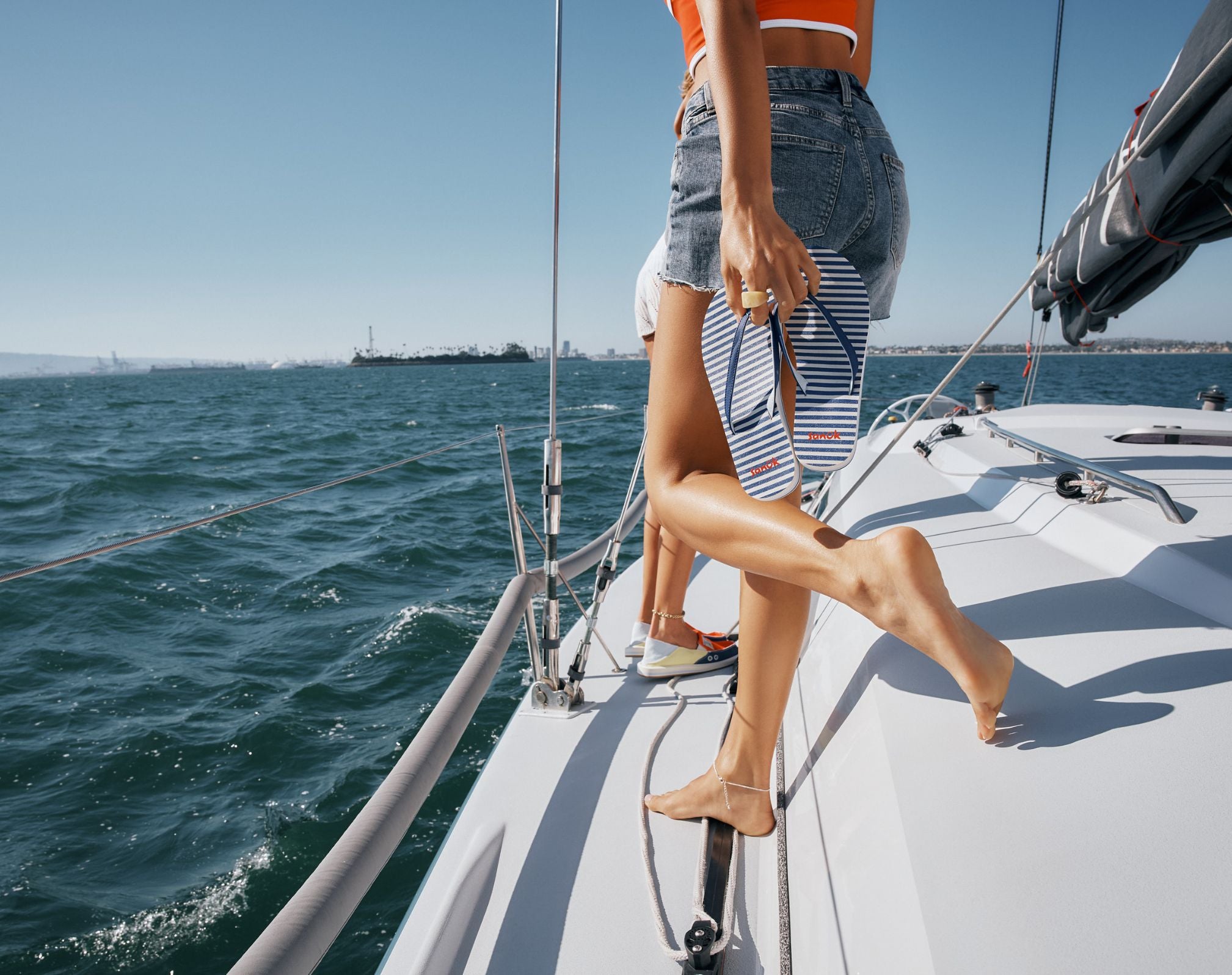 (set sail)