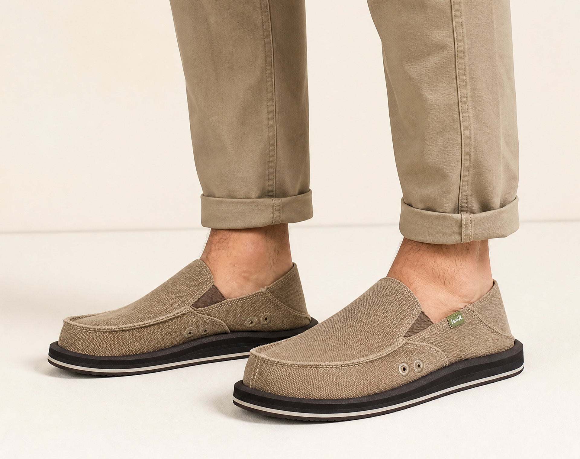 (brown)